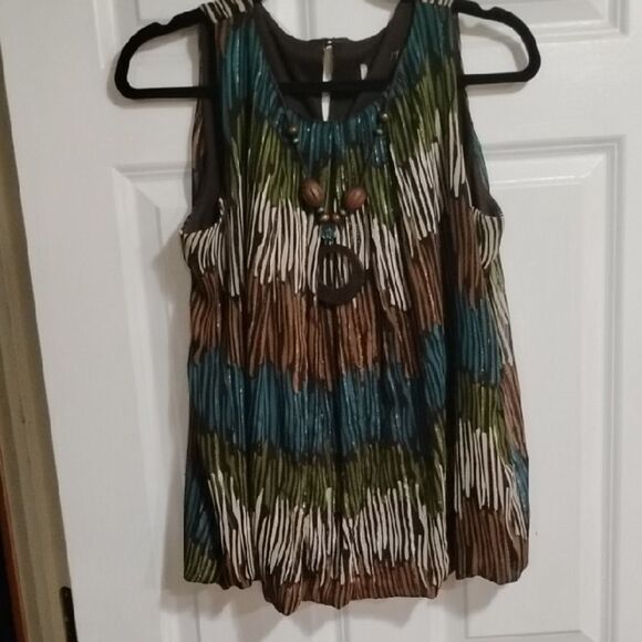 Relaxed Blue and Green Pleated Sleeveless Tank Top - Picture 1 of 6
